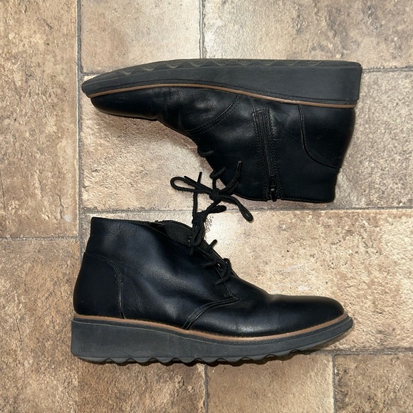 Clarks Shoes - Clark’s Size 8